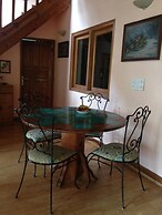 Woodside Retreat Pangot