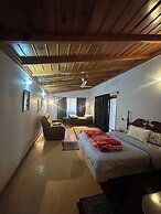 Woodside Retreat Pangot