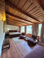 Woodside Retreat Pangot