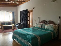 Woodside Retreat Pangot