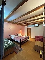 Woodside Retreat Pangot