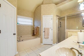 Family-friendly Gem w/ Home Office in Memphis