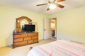 Family-friendly Gem w/ Home Office in Memphis