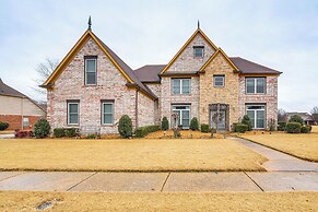 Family-friendly Gem w/ Home Office in Memphis