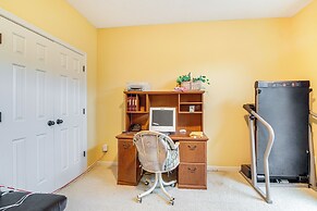 Family-friendly Gem w/ Home Office in Memphis