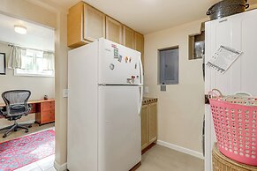 6 Mi to Downtown: Walkable Seattle Home w/ Hot Tub