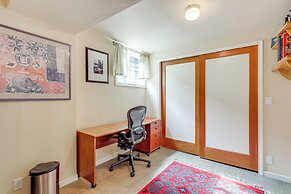 6 Mi to Downtown: Walkable Seattle Home w/ Hot Tub