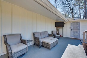 11 Mi to Dtwn Atlanta: Conley Home w/ Yard