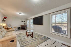 11 Mi to Dtwn Atlanta: Conley Home w/ Yard