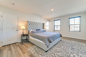 < 6 Mi to Uptown Charlotte: Bright Home w/ Yard