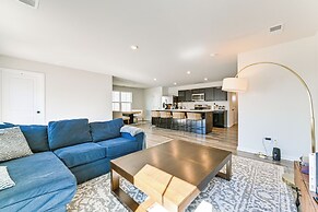 < 6 Mi to Uptown Charlotte: Bright Home w/ Yard