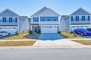 < 6 Mi to Uptown Charlotte: Bright Home w/ Yard