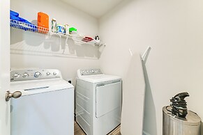 < 6 Mi to Uptown Charlotte: Bright Home w/ Yard