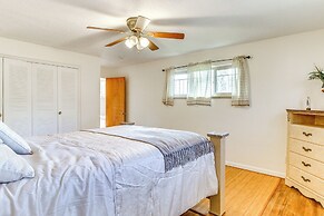 6 Mi to Unm: Albuquerque Family Abode w/ Views!