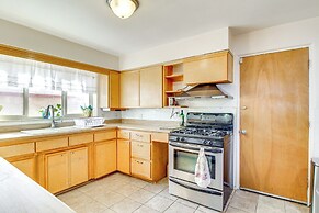 6 Mi to Unm: Albuquerque Family Abode w/ Views!