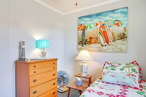 1 Mi to Avalon Pier: Charming Coastal Cottage!