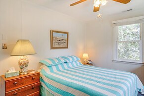 1 Mi to Avalon Pier: Charming Coastal Cottage!