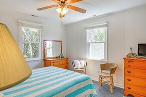 1 Mi to Avalon Pier: Charming Coastal Cottage!