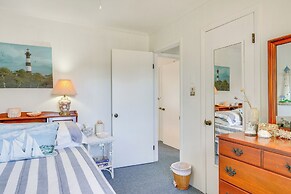 1 Mi to Avalon Pier: Charming Coastal Cottage!