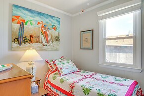 1 Mi to Avalon Pier: Charming Coastal Cottage!