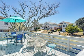 1 Mi to Avalon Pier: Charming Coastal Cottage!