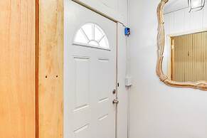 Walk to Dtwn Hudson: Cozy Upstate Apartment