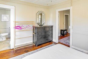 Walk to Dtwn Hudson: Cozy Upstate Apartment