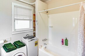 Walk to Dtwn Hudson: Cozy Upstate Apartment