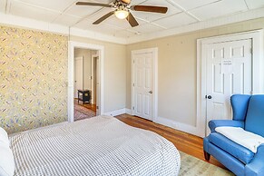 Walk to Dtwn Hudson: Cozy Upstate Apartment