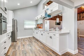 Fishing Paradise: Lake Poinsett Home w/ Deck!