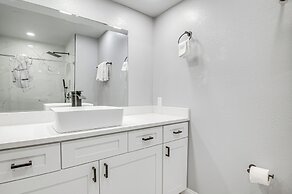 Fishing Paradise: Lake Poinsett Home w/ Deck!