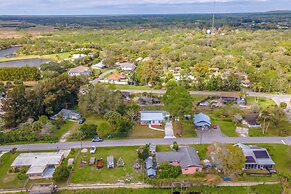 Fishing Paradise: Lake Poinsett Home w/ Deck!