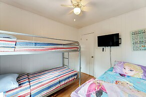 Spacious Family Home: 9 Mi to Ocean City Boardwalk