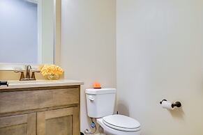 Private Hot Tub + Putting Green: El Paso Getaway!