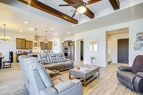 Private Hot Tub + Putting Green: El Paso Getaway!