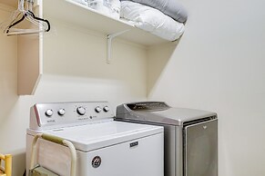 Private Hot Tub + Putting Green: El Paso Getaway!