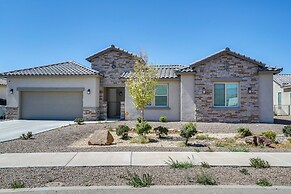 Private Hot Tub + Putting Green: El Paso Getaway!