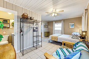 Relax & Refresh: Waterfront Cottage in Panacea