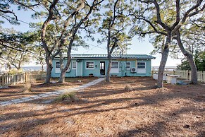 Relax & Refresh: Waterfront Cottage in Panacea