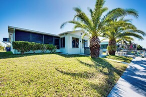 2 Mi to Beach: Canal-front Home in Hernando Beach