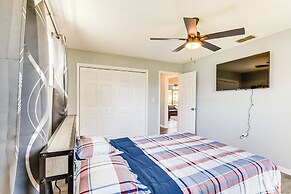 2 Mi to Beach: Canal-front Home in Hernando Beach