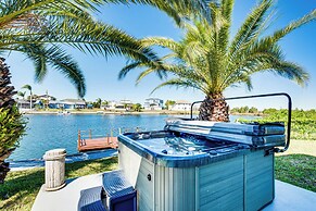 2 Mi to Beach: Canal-front Home in Hernando Beach