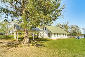 Boat & Swim: Lakefront Toledo Bend Retreat!