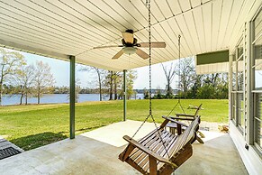 Boat & Swim: Lakefront Toledo Bend Retreat!