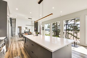 Private Dock & River Views: Modern Gem in Waterloo