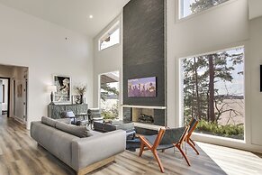 Private Dock & River Views: Modern Gem in Waterloo