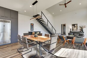 Private Dock & River Views: Modern Gem in Waterloo