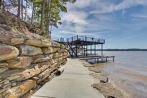 Private Dock & River Views: Modern Gem in Waterloo