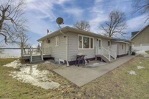 Fire Pit, Waterfront + Boat Dock: Detroit Lake Gem