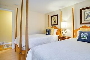 Furnished Deck: Retreat on Mashpee River!